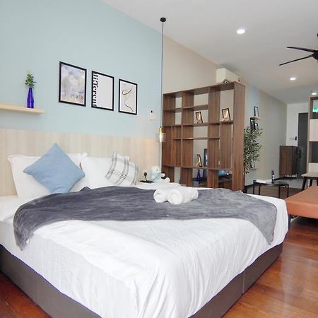 Lily&Loft - Queensville @ Kuala Lumpur - Netflix Luaran gambar